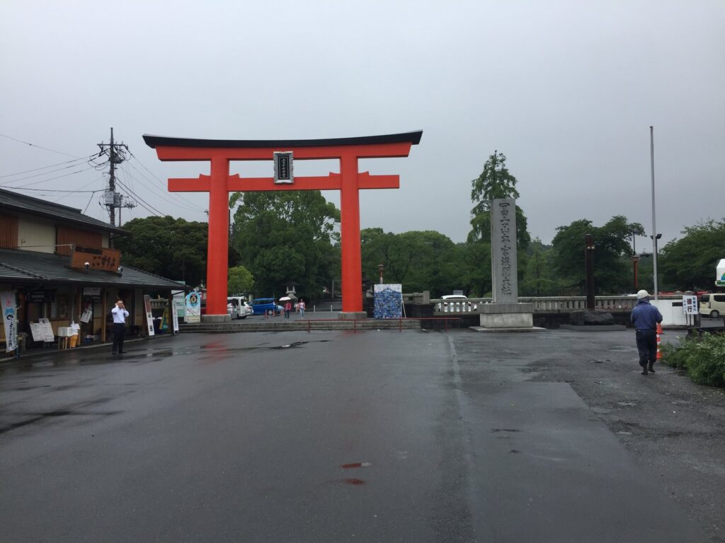 Shrines, Shinto and Japanese Mythology: A First-Timer's Guide The great torii gate of Fujisan Hongu Sengen Taisha