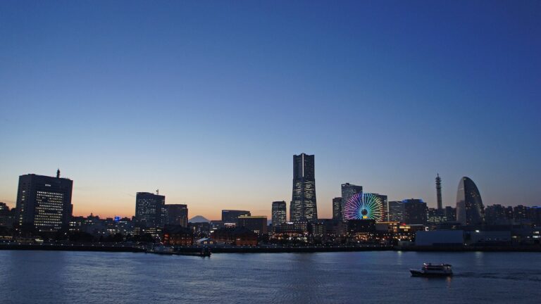 Haneda Airport to Yokohama: Train, Bus or Taxi (2026 Prices and Times) Cityscape of Yokohama; January 2014 (02)