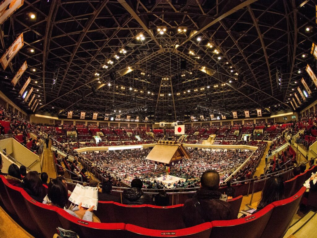 ประวัติศาสตร์ซูโม่: กีฬาที่เก่าแก่ที่สุดของญี่ปุ่น Inside the Ryogoku Kokugikan at the 2014 January Sumo Tournament