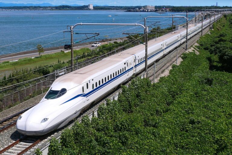 Tokyo to Osaka: Shinkansen, Night Bus or Flight? (2026 Costs and Times) Series-N700S-J2