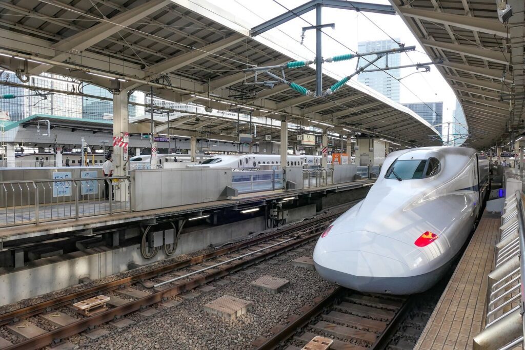 Shinkansen Oversized Baggage Rules: What You Must Reserve (2026) JR-Central-Tokyo-STA Shinkansen-Home N700