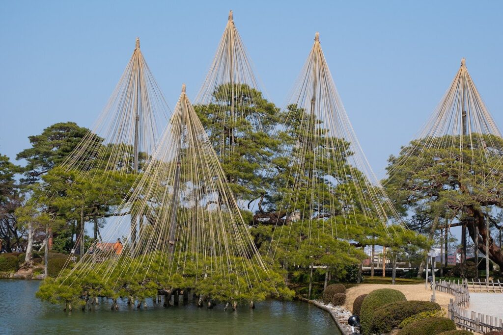Tokyo to Kanazawa: Hokuriku Shinkansen Guide (2026) Kenrokuen Garden, Kanazawa (53621201294)